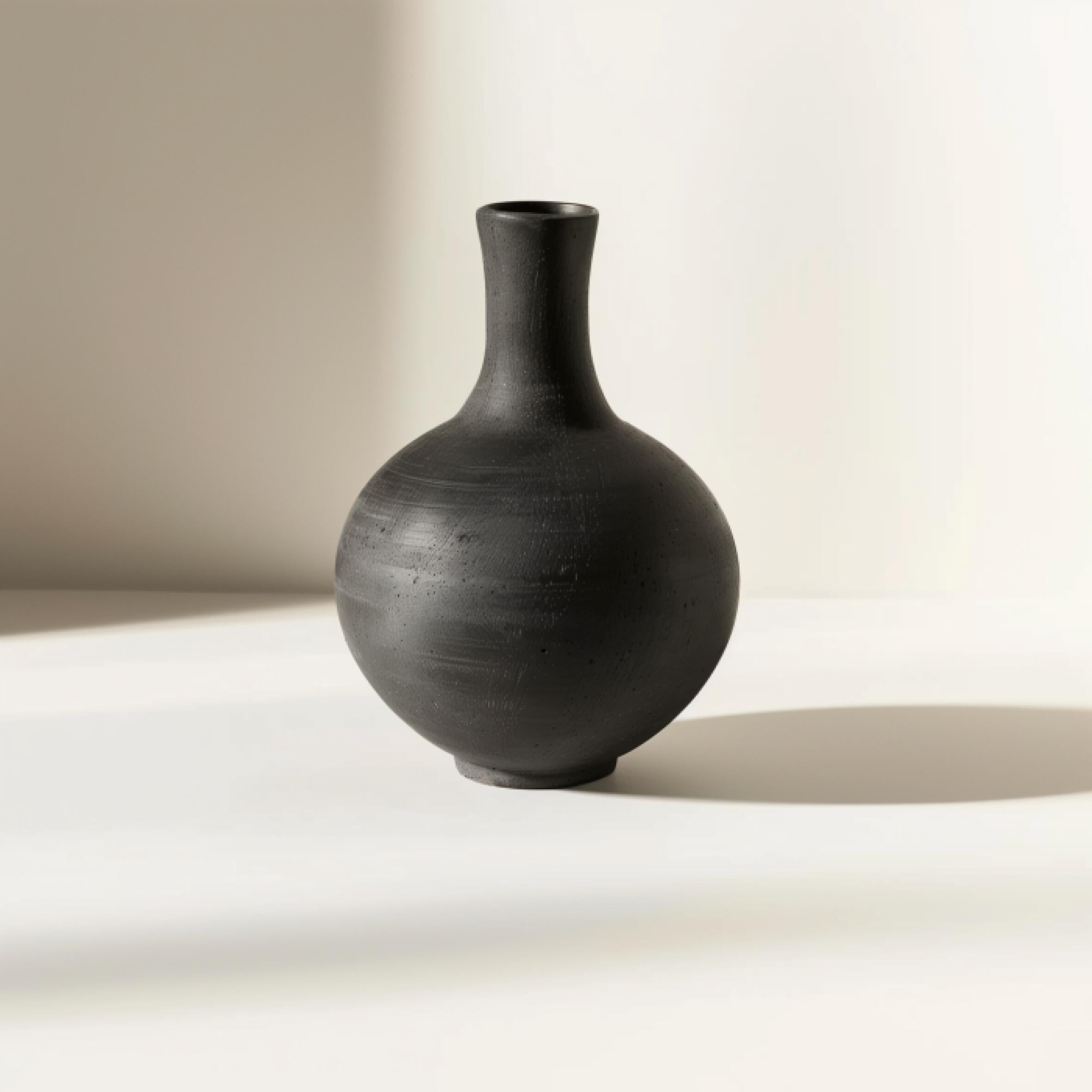 BLACK AESTHETIC FLOWER POT